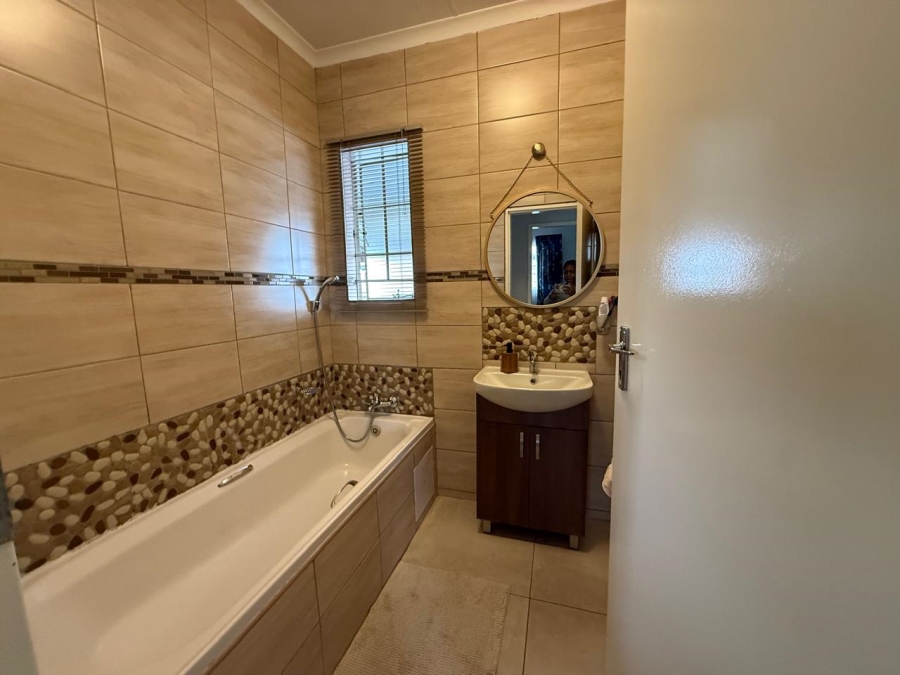 3 Bedroom Property for Sale in Waterval East North West